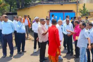 कोल इंडिया वेलफेयर बोर्ड के सदस्य को महिलाओं ने सुनाई खरी-खोटी