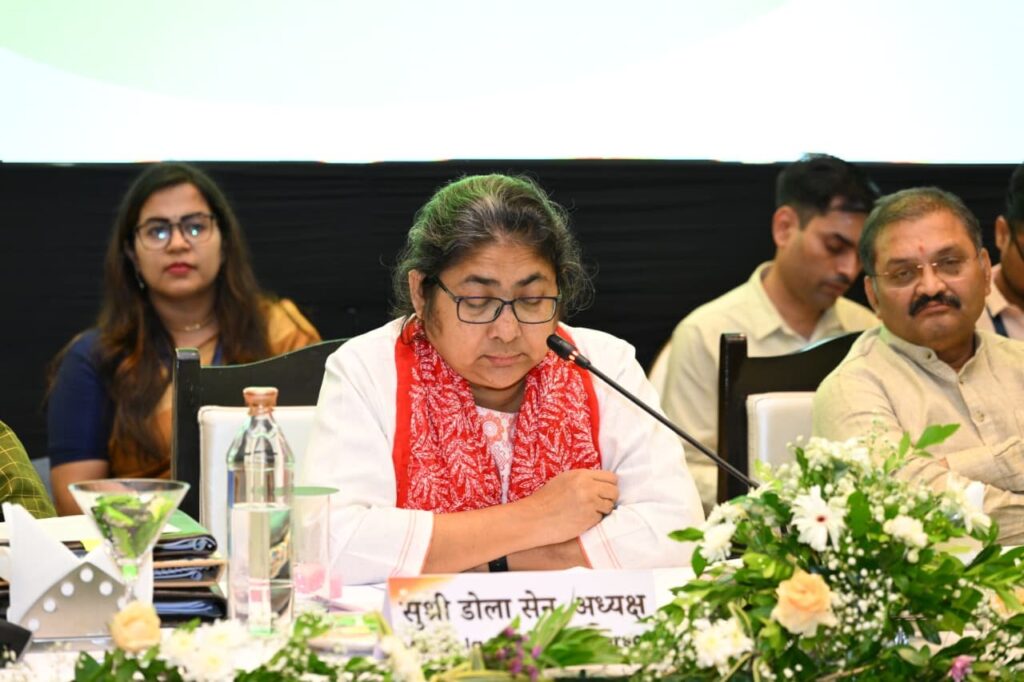 भारत-अमेरिका व्यापार संबंधों के मूल्यांकन पर राज्य शासन के वरिष्ठ अधिकारियों से संसदीय समिति की चर्चा.