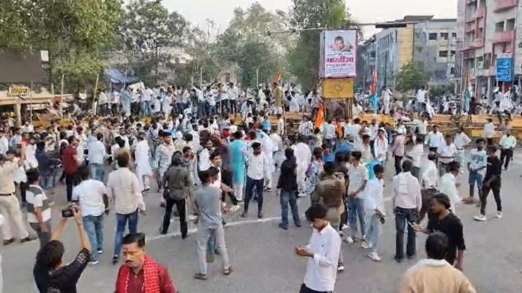 NEET’ पेपर लीक के विरोध में उग्र प्रदर्शन, पुलिस ने किया लाठीचार्ज