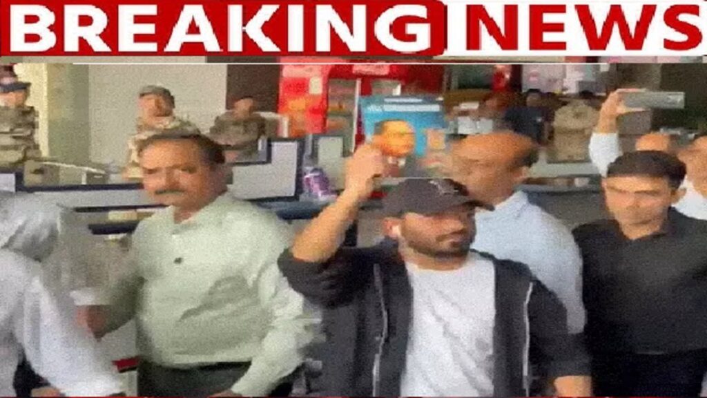 Cockroach Janata Party’ एक घंटे बाद एयरपोर्ट से बाहर आए अभिजीत, विरोध प्रदर्शन को लेकर तेज हुई सियासी चर्चा