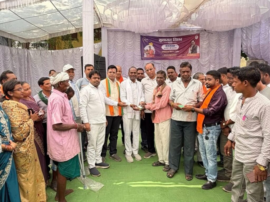 पाली के ग्राम पंचायत मुड़ापार में जनसमस्या निवारण शिविर का हुआ आयोजन…. 238 आवेदनों का हुआ त्वरित निराकरण.