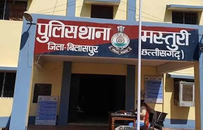 पुरानी रंजिश में खूनी खेल : जंगल से लौट रहे 4 ग्रामीणों पर लाठी-डंडों से हमला, एक की मौत पुरानी रंजिश में खूनी खेल : जंगल से लौट रहे 4 ग्रामीणों पर लाठी-डंडों से हमला, एक की मौत