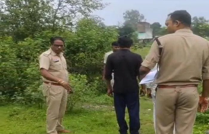 कोरबा में बिजली टावर चोरी का सनसनीखेज मामला: पांच खंभे तोड़कर लाइन बंद की, टावर गिराया और वायर काटकर ले गए चोर कोरबा में बिजली टावर चोरी का सनसनीखेज मामला: पांच खंभे तोड़कर लाइन बंद की, टावर गिराया और वायर काटकर ले गए चोर