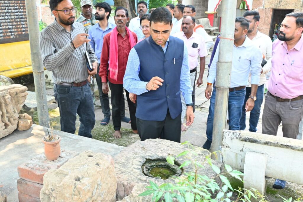 डमरू की प्राचीन धरोहरों को मिलेगा संरक्षण का नया आधार, कलेक्टर ने किया पुरातात्विक स्थलों का निरीक्षण