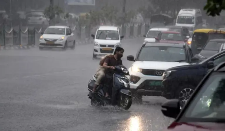 CG Weather: भारी उमस के बाद छत्तीसगढ़ में फिर बदला मौसम, आज से तेज बारिश के आसार, जानें मौसम का अपडेट