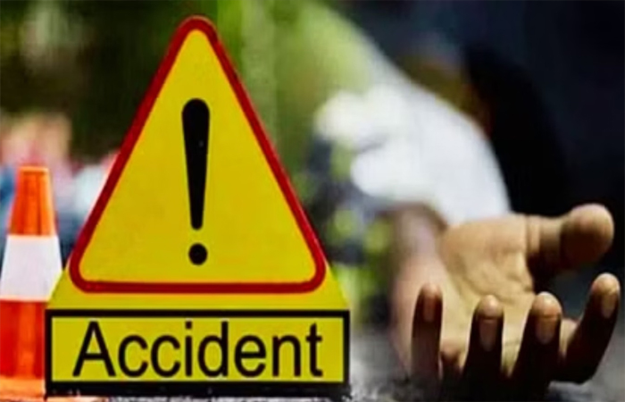 ट्रक-कार की जोरदार भिड़ंत, युवक की मौत, तीन घायल Violent collision between truck and car; youth killed, three injured.