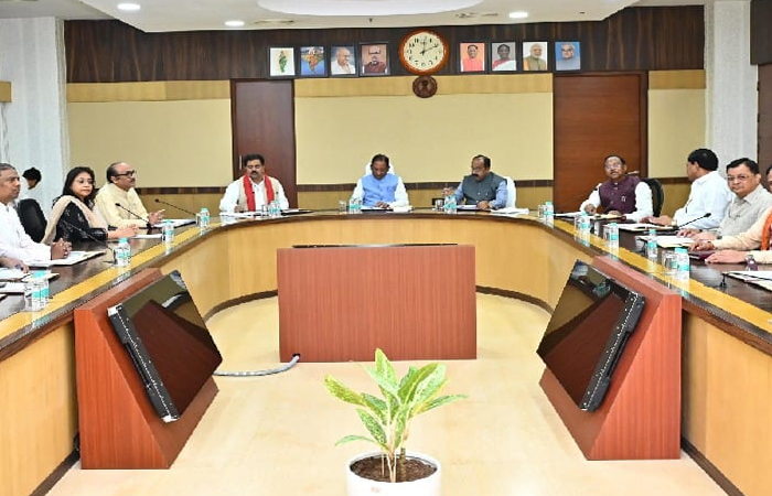 साय कैबिनेट के अहम फैसले: निर्यात प्रोत्साहन नीति को मंजूरी, NSTI के लिए 10 एकड़ जमीन आवंटित साय कैबिनेट के अहम फैसले: निर्यात प्रोत्साहन नीति को मंजूरी, NSTI के लिए 10 एकड़ जमीन आवंटित