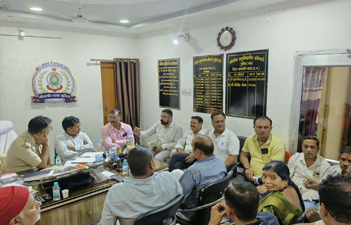यातायात सुधारने प्रशासन ने कसी कमर, व्यापारियों की बैठक में अतिक्रमण पर सख्ती के संकेत