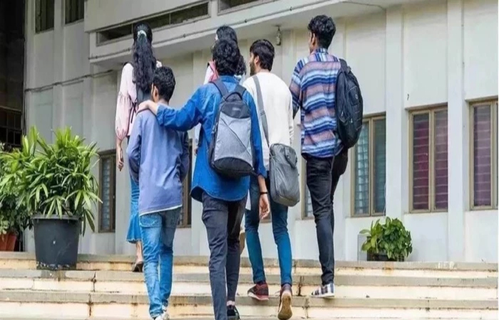 छत्तीसगढ़ में अब निजी कॉलेजों की नहीं चलेगी मनमानी, AFRC से तय होगी तकनीकी पाठ्यक्रमों की फीस छत्तीसगढ़ में अब निजी कॉलेजों की नहीं चलेगी मनमानी, AFRC से तय होगी तकनीकी पाठ्यक्रमों की फीस