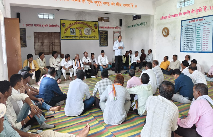 स्मार्ट मीटर के विरोध में जिला स्तरीय आंदोलन की तैयारी, गुरूर में कांग्रेस की बैठक में बनी रणनीति स्मार्ट मीटर के विरोध में जिला स्तरीय आंदोलन की तैयारी, गुरूर में कांग्रेस की बैठक में बनी रणनीति