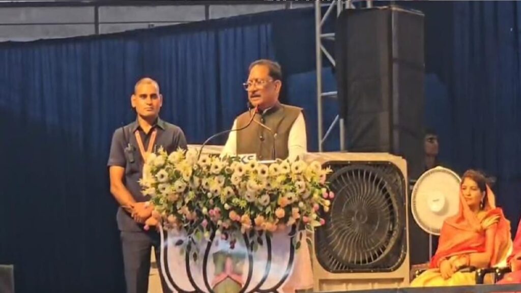 बिलासपुर में सजा तीज तिहार: महिलाओं ने गीत-संगीत और झूलों के साथ मनाया पर्व, सीएम साय ने की बड़ी घोषणाएं…