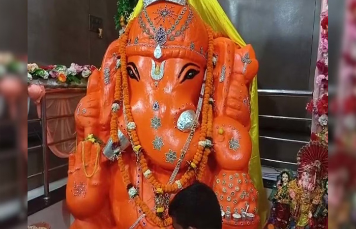 गणेश चतुर्थी पर खास: छत्तीसगढ़ का अनोखा गणेश मंदिर, जहां धरती से प्रकट हुए बप्पा और आज भी बढ़ रहा है स्वरूप गणेश चतुर्थी पर खास: छत्तीसगढ़ का अनोखा गणेश मंदिर, जहां धरती से प्रकट हुए बप्पा और आज भी बढ़ रहा है स्वरूप