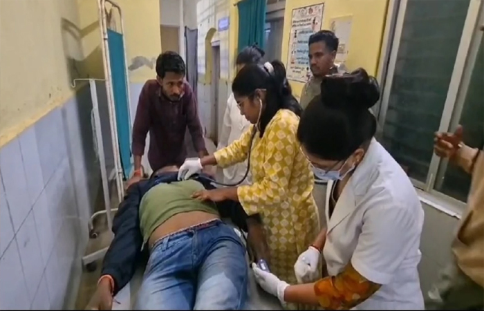 केशकाल घाटी में पेड़ से टकराई बोलेरो, सेना के जवान की मौत, पांच घायल केशकाल घाटी में पेड़ से टकराई बोलेरो, सेना के जवान की मौत, पांच घायल