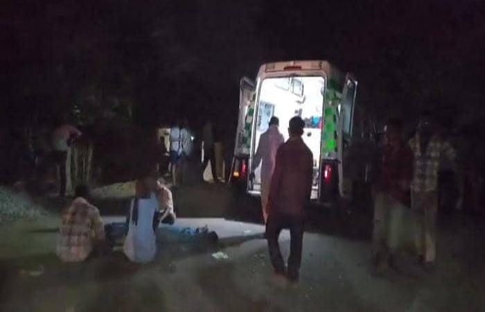 मुर्गी चोरी के शक में खूनी संघर्ष, युवक की पीट-पीटकर हत्या, पिता और दो नाबालिग बेटे हिरासत में मुर्गी चोरी के शक में खूनी संघर्ष, युवक की पीट-पीटकर हत्या, पिता और दो नाबालिग बेटे हिरासत में