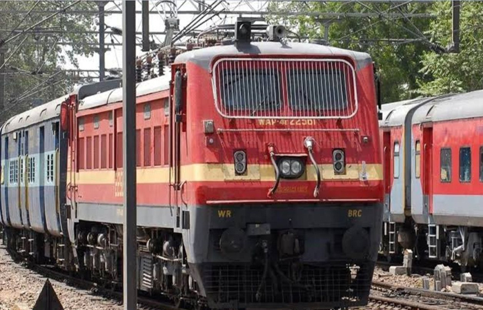 अब लेट नहीं होगी ये ट्रेन! बिलासपुर-एर्नाकुलम एक्सप्रेस का बदलेगा रैक, तैयारी शुरू अब लेट नहीं होगी ये ट्रेन! बिलासपुर-एर्नाकुलम एक्सप्रेस का बदलेगा रैक, तैयारी शुरू